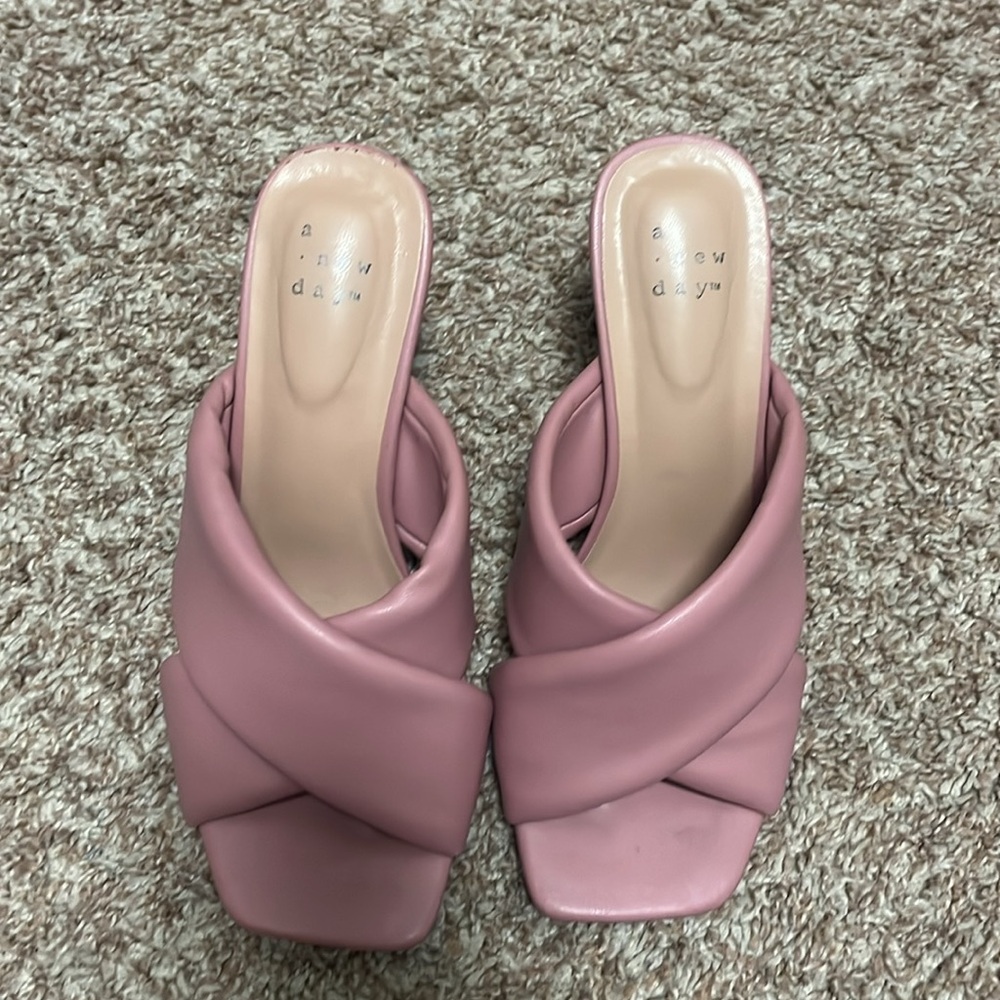 Pink heels 💋💋 - Picture 2 of 4